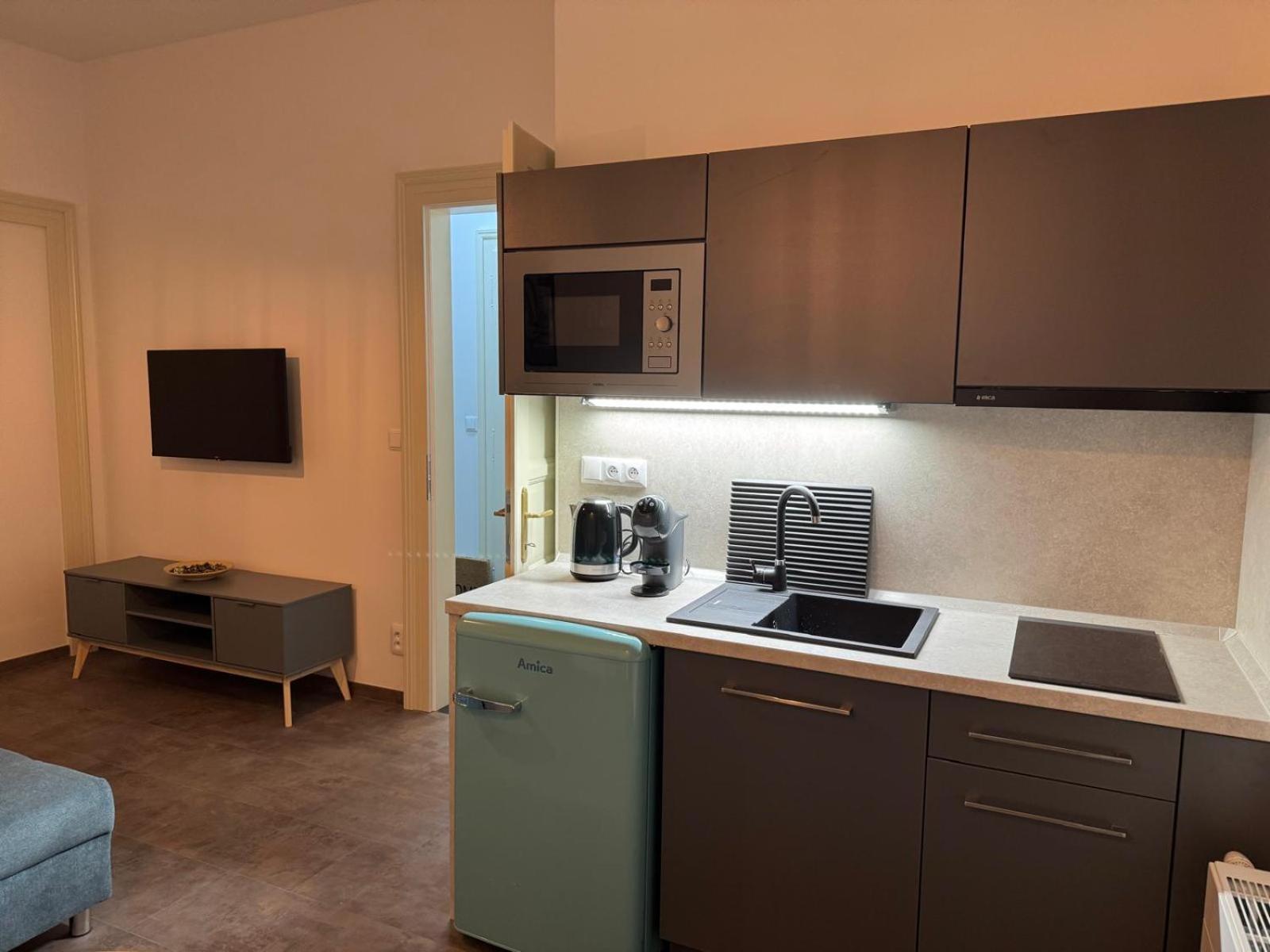 Pearl Bee Deluxe Suites เปิลเซน ภายนอก รูปภาพ