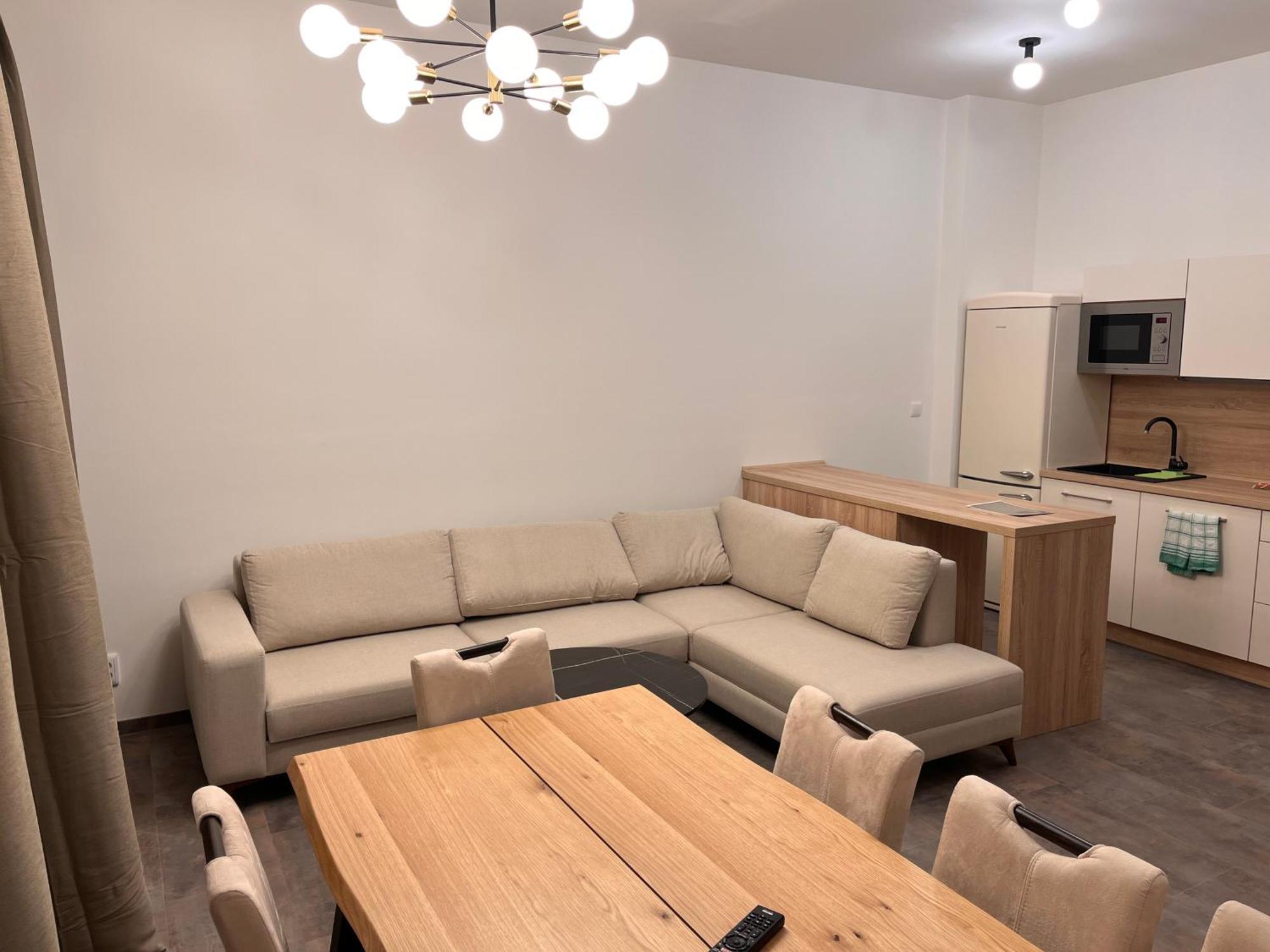 Pearl Bee Deluxe Suites เปิลเซน ภายนอก รูปภาพ